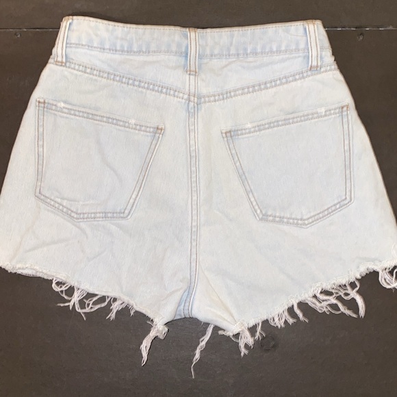 Wild Fable Size 2 Wash Out Denim Cutoff Button Fly Jean Shorts - Picture 4 of 9
